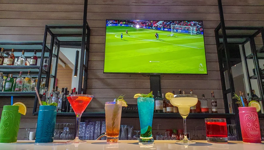 The Curve · Poolbar Cocktails