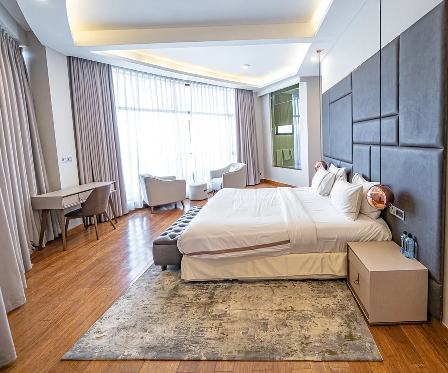The Curve · Penthouse