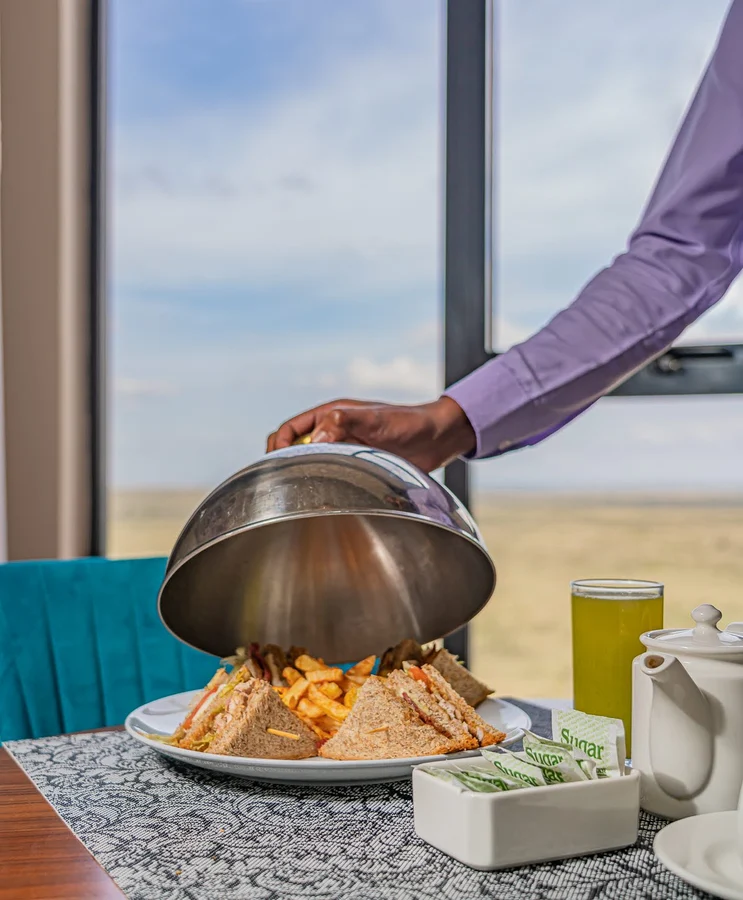 The Curve · Room Service Tasting