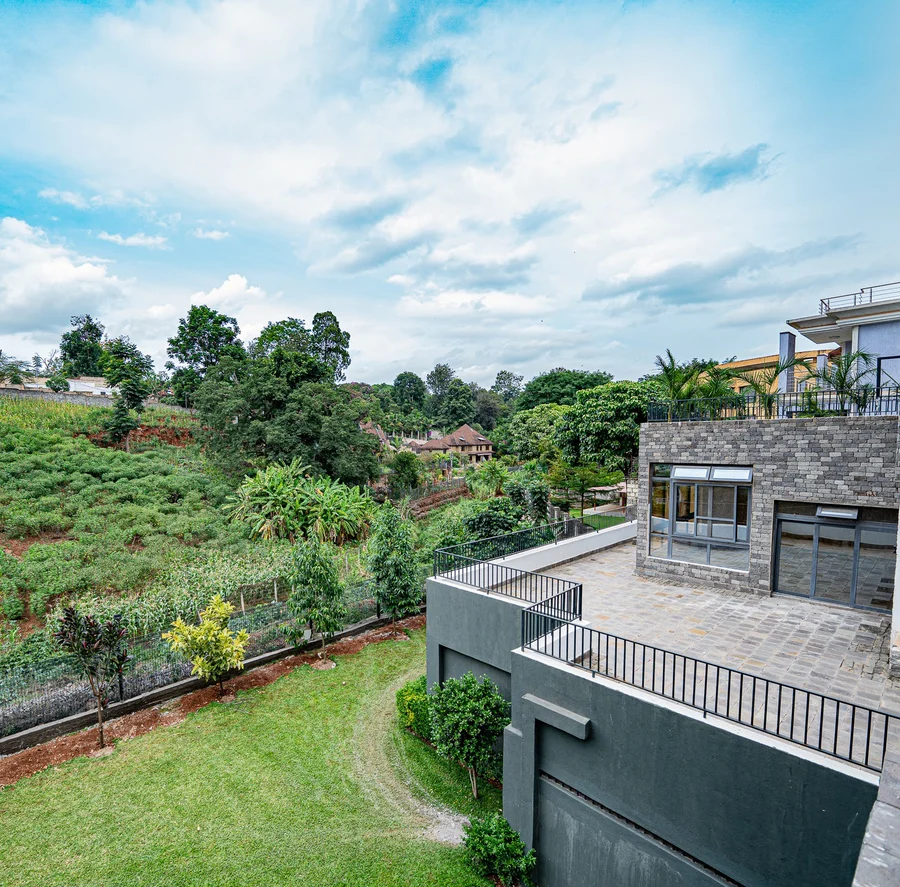 Elsie Ridge · Exterior & Pool