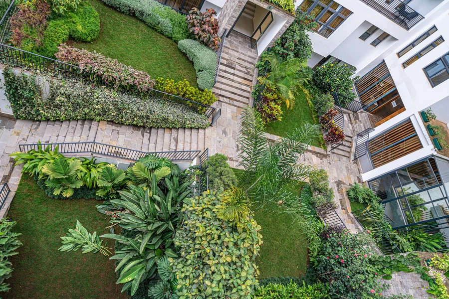 Elsie Ridge · Exterior